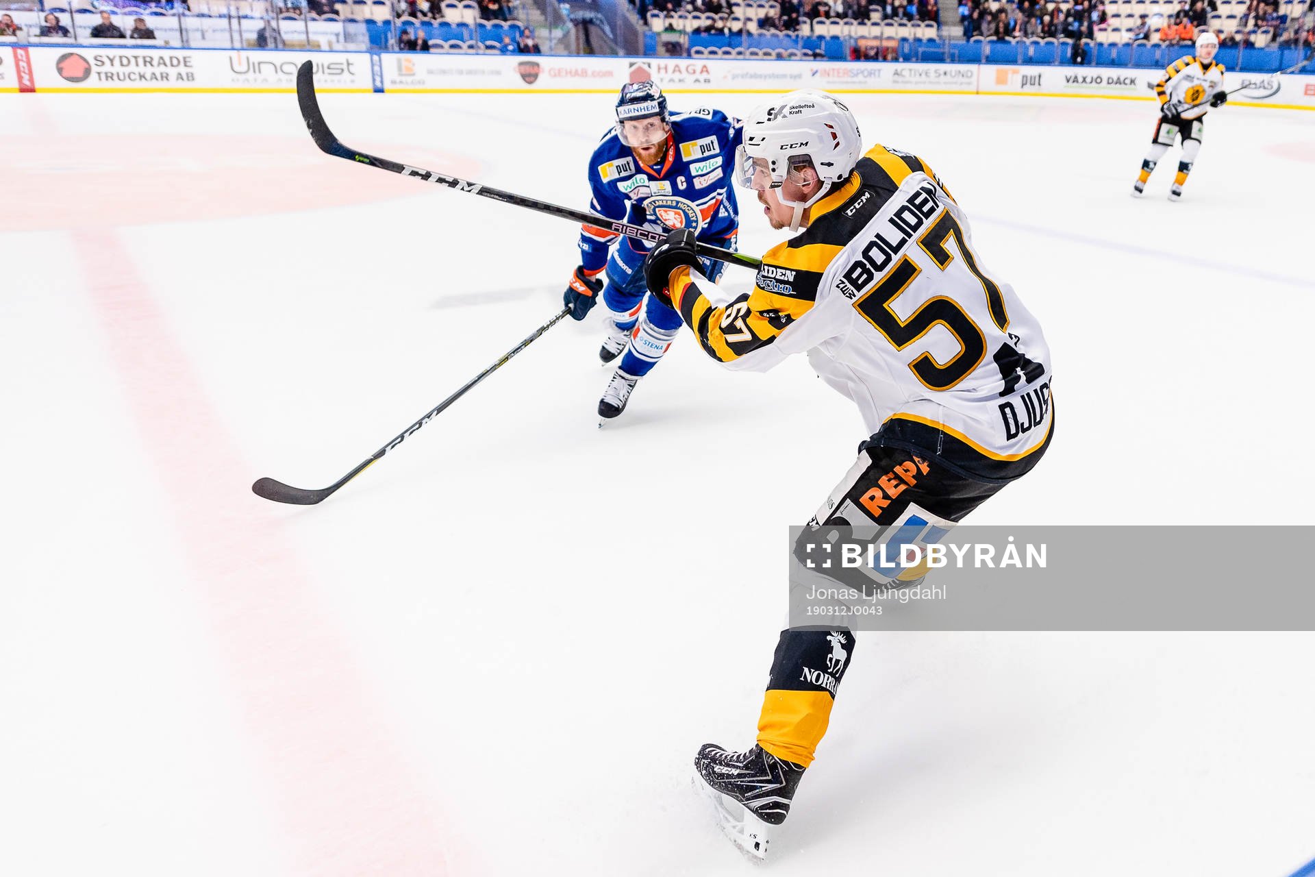 Skellefteås Emil Djuse och Växjös Liam Reddox