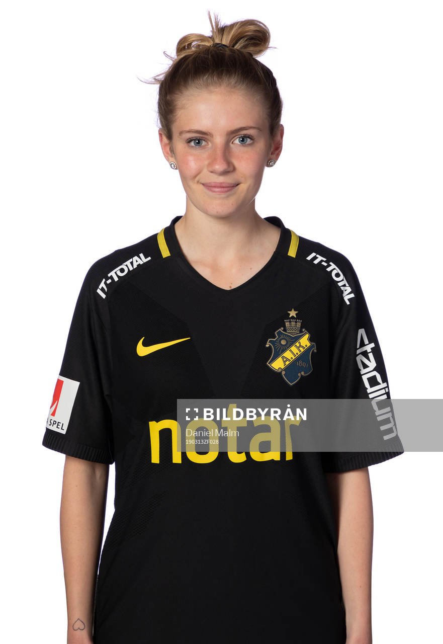 AIK:s Wilma Ljung Klingwall poserar för ett porträtt den 13 mars 2019 i Stockholm.