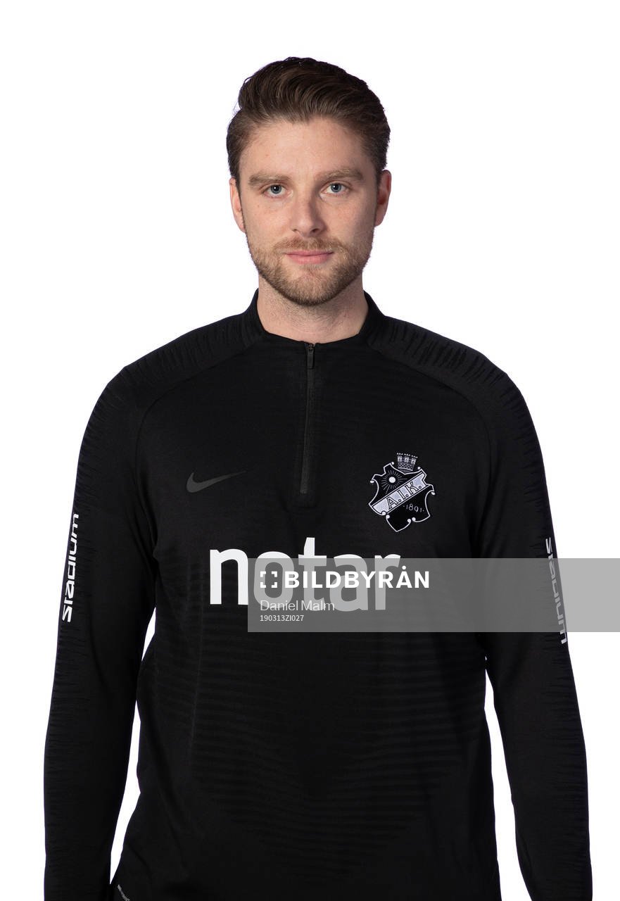 AIK:s assisterande tränare Christoffer Cylvén poserar för ett porträtt den 13 mars 2019 i Stockholm.