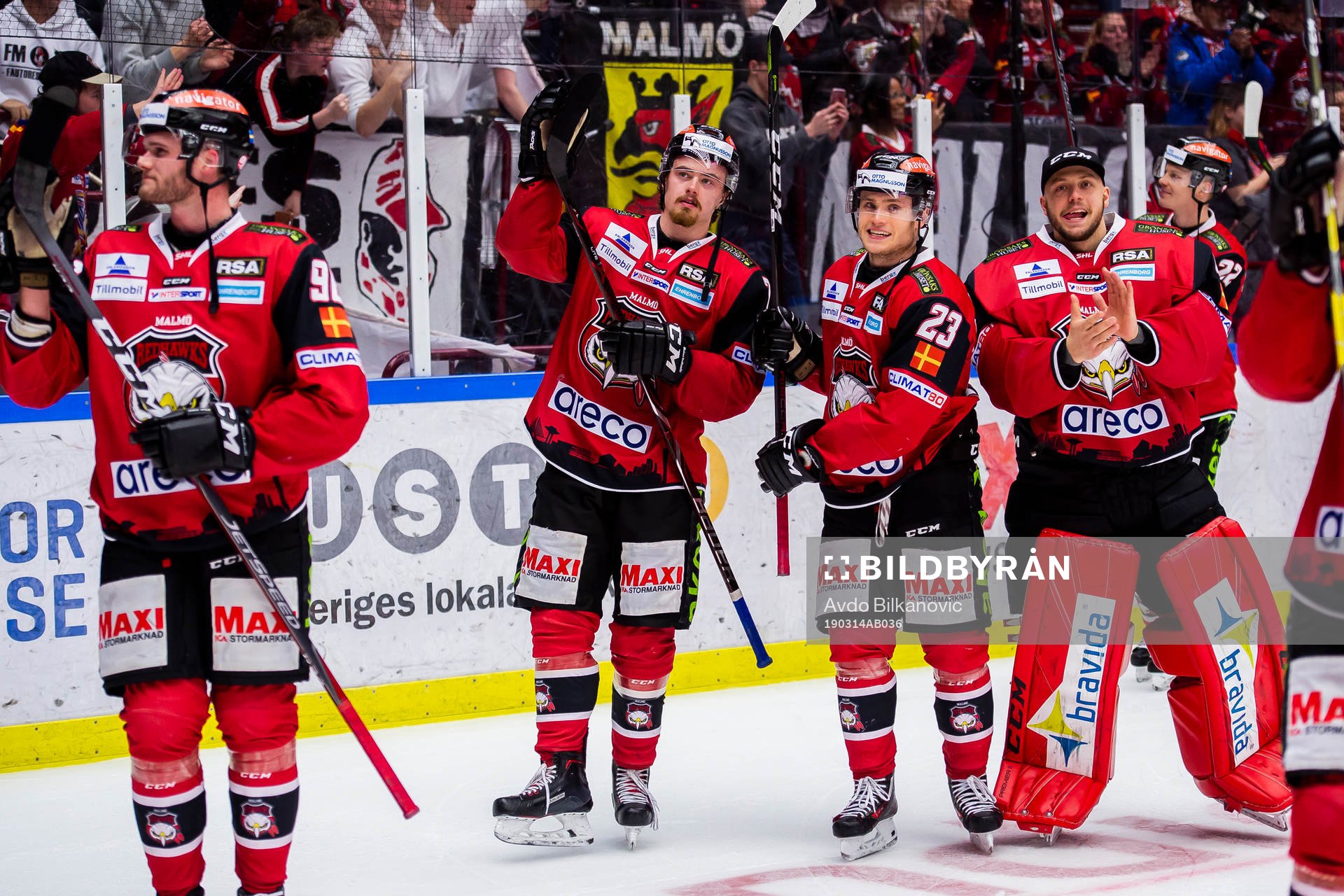 Malmö Redhawks spelare jublar