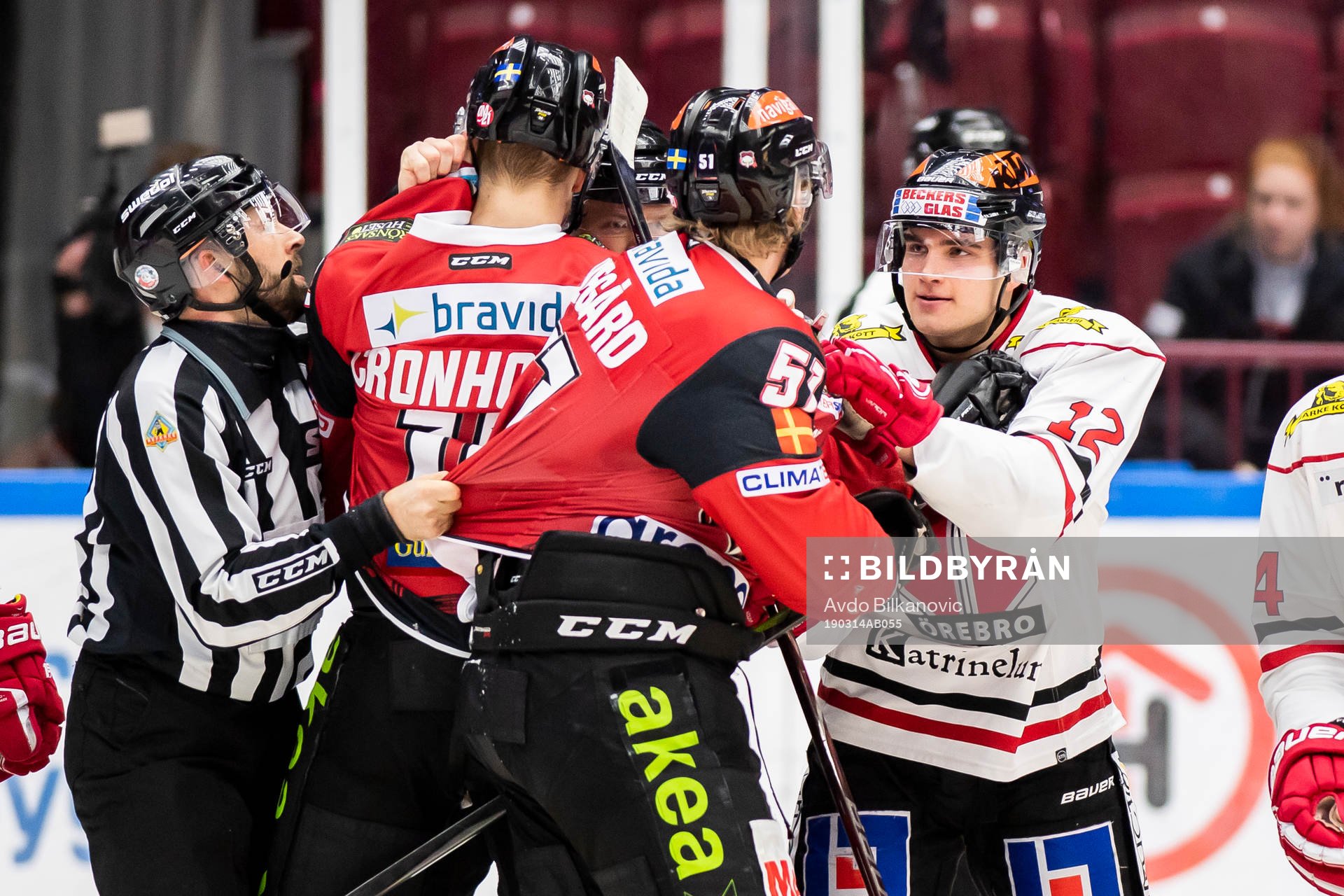 Malmö Redhawks Emil Sylvegård och Örebros Glenn