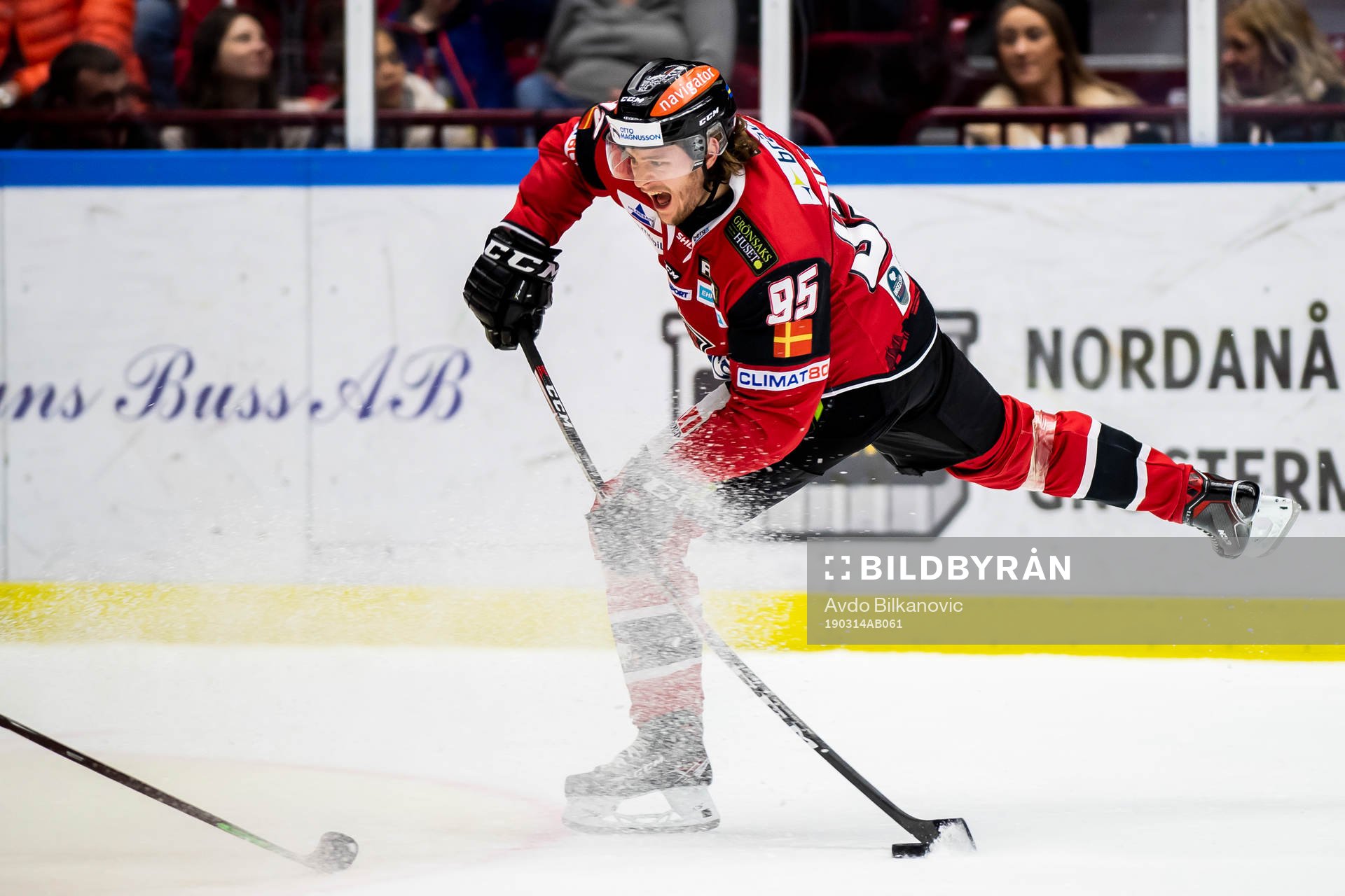 Malmö Redhawks Carl Persson skjuter