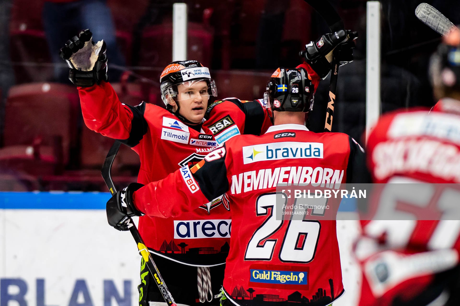 Malmö Redhawks Tobias Ekberg och Axel Wemmenborn jublar