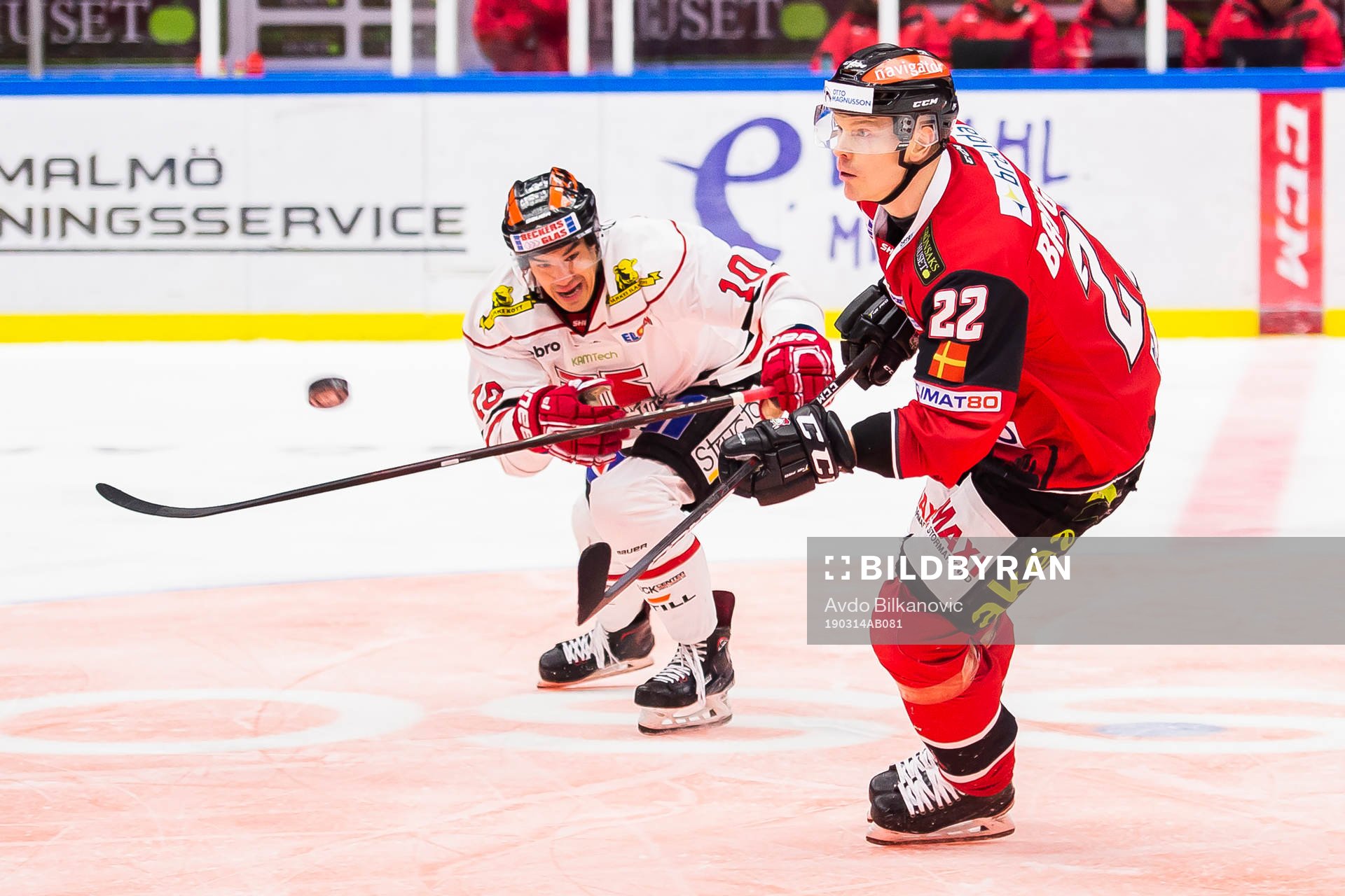 Malmö Redhawks Lars Bryggman och Örebros Shane Harper