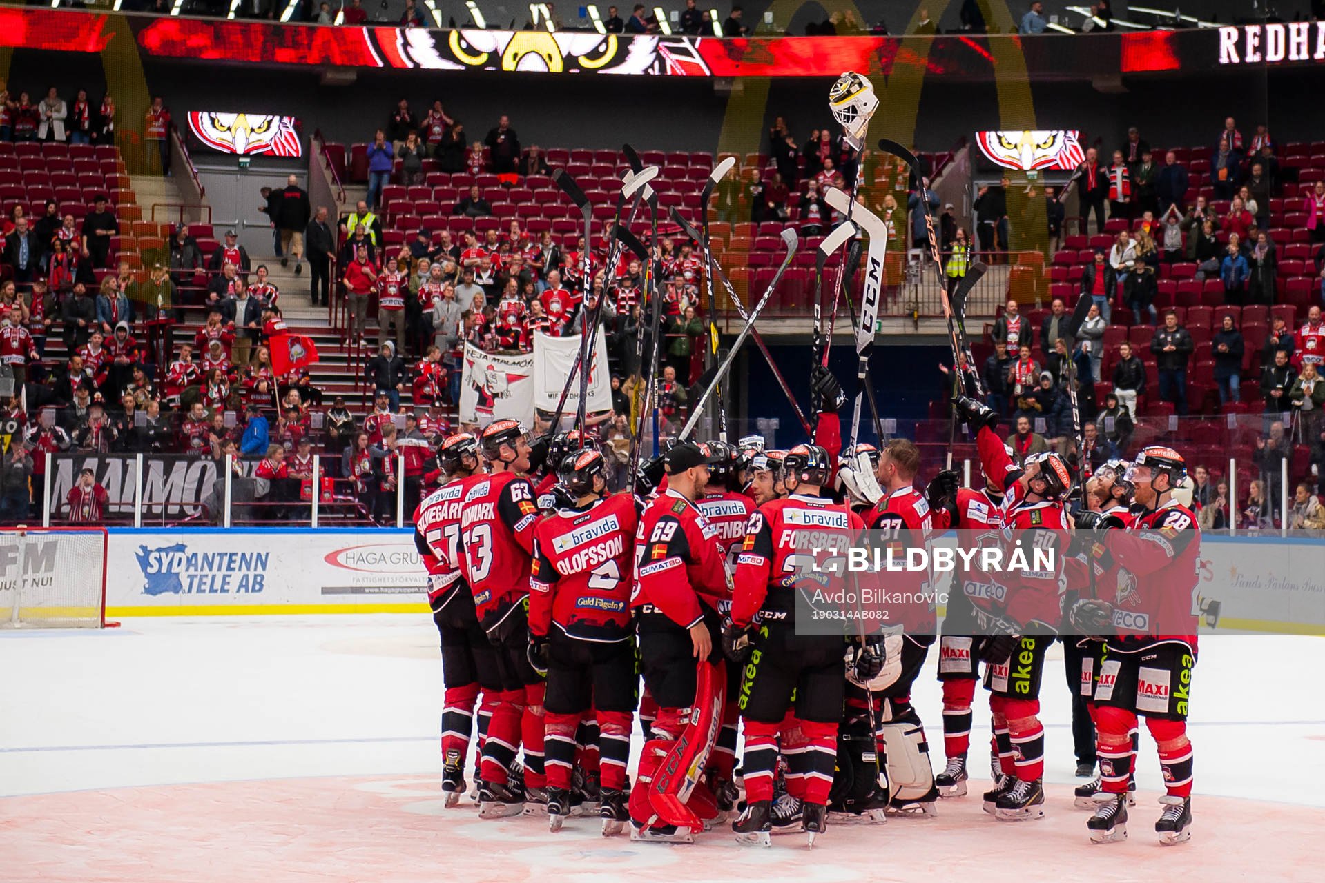 Malmö Redhawks spelare jublar