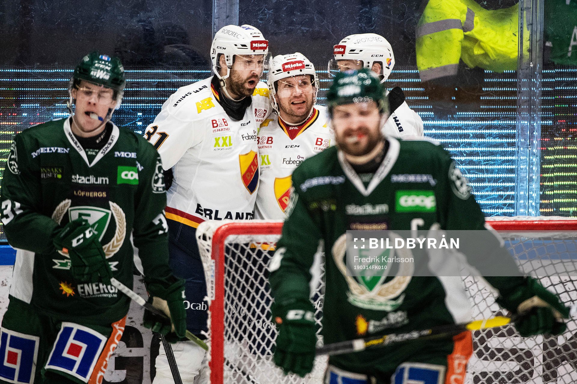 Djurgårdens Dick Axelsson  och Niclas Bergfors jublar