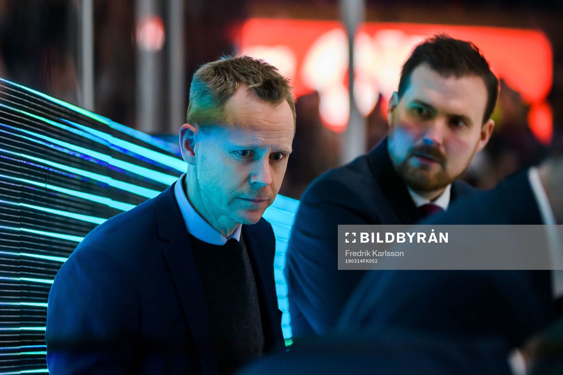 Djurgårdens tränare Robert Ohlsson går igenom