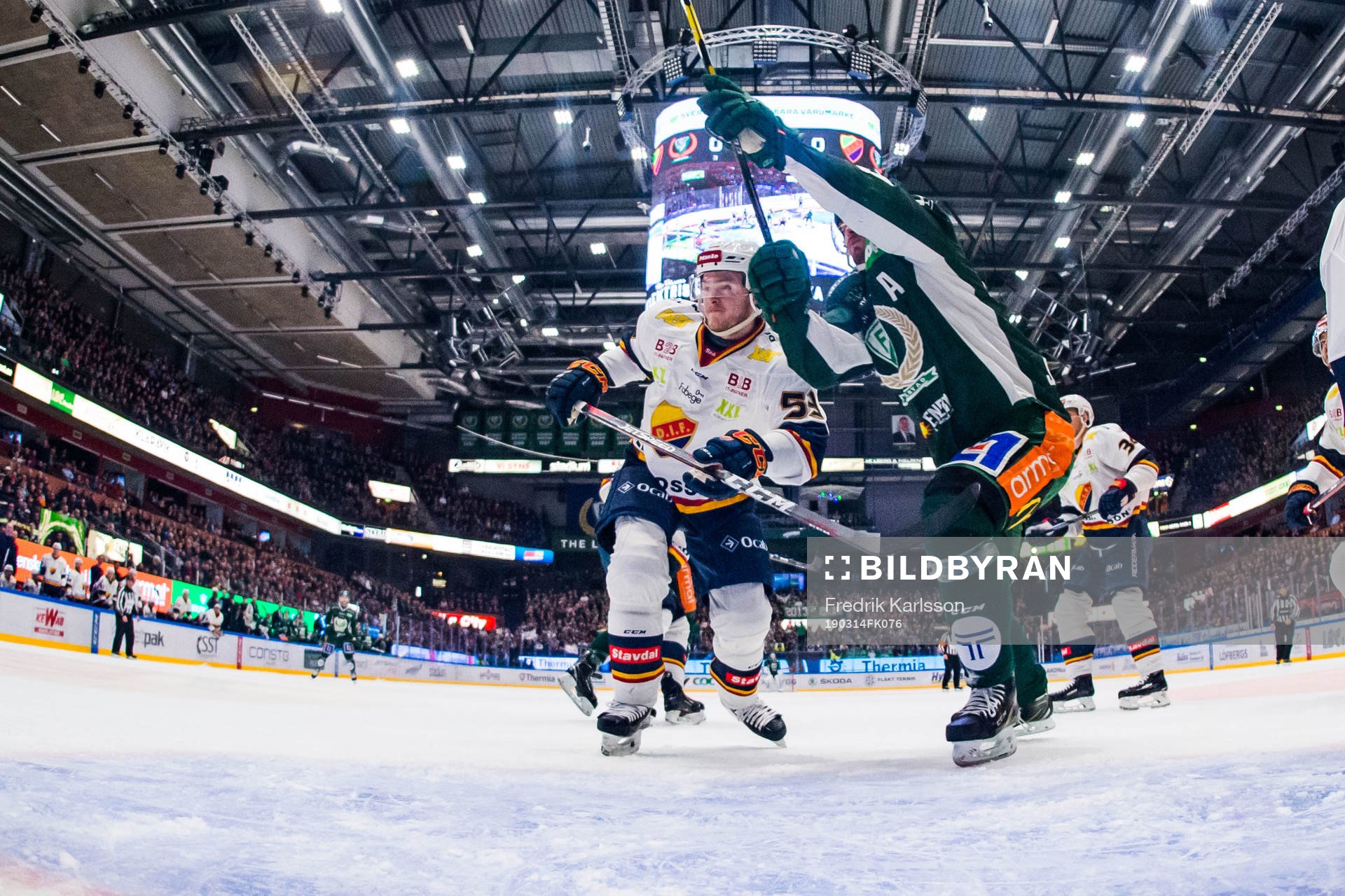 Djurgårdens Bobbo Petersson och Färjestads Linus Johansson