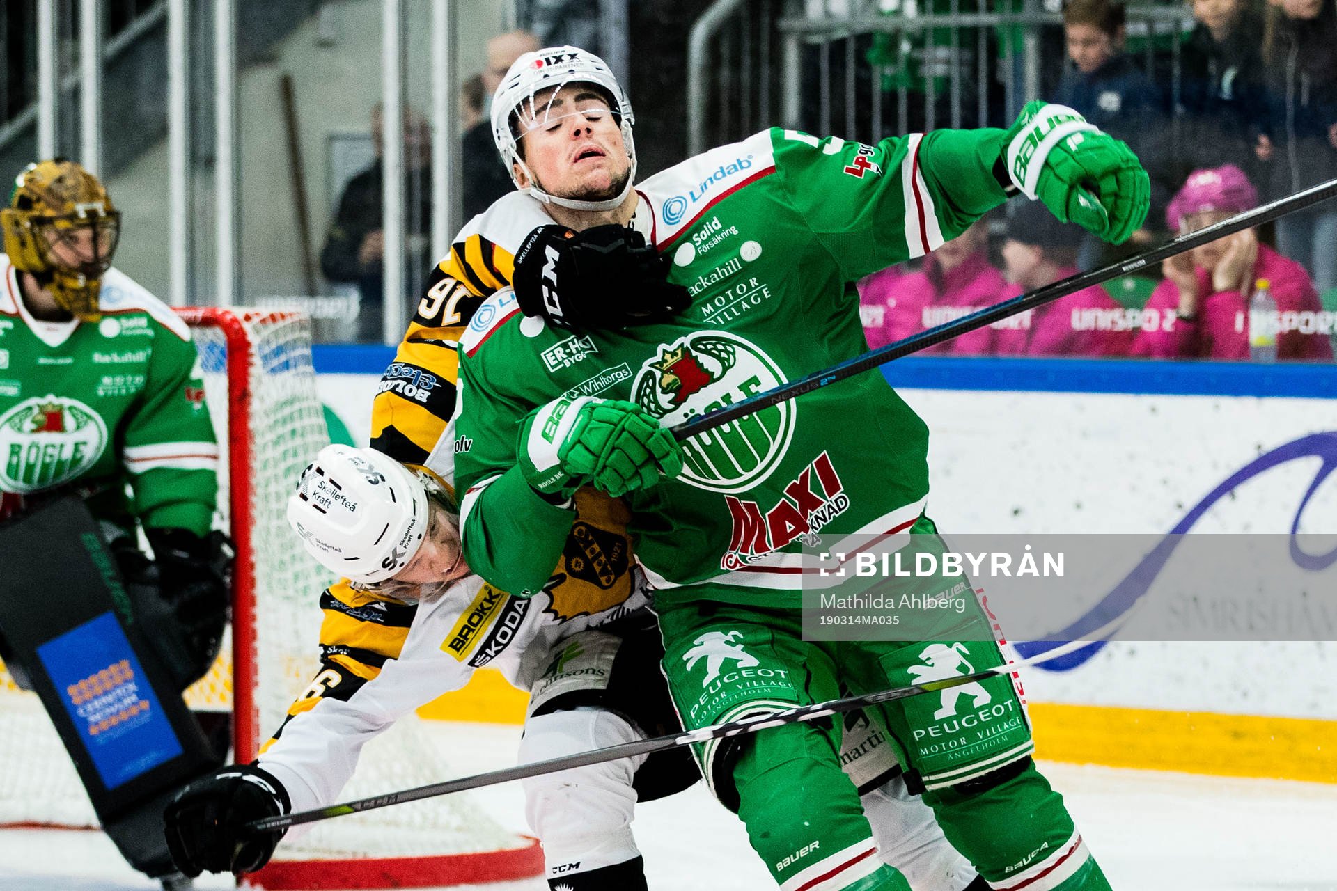 Skellefteås Linus Lindström och Rögles Alen Bibic i duell