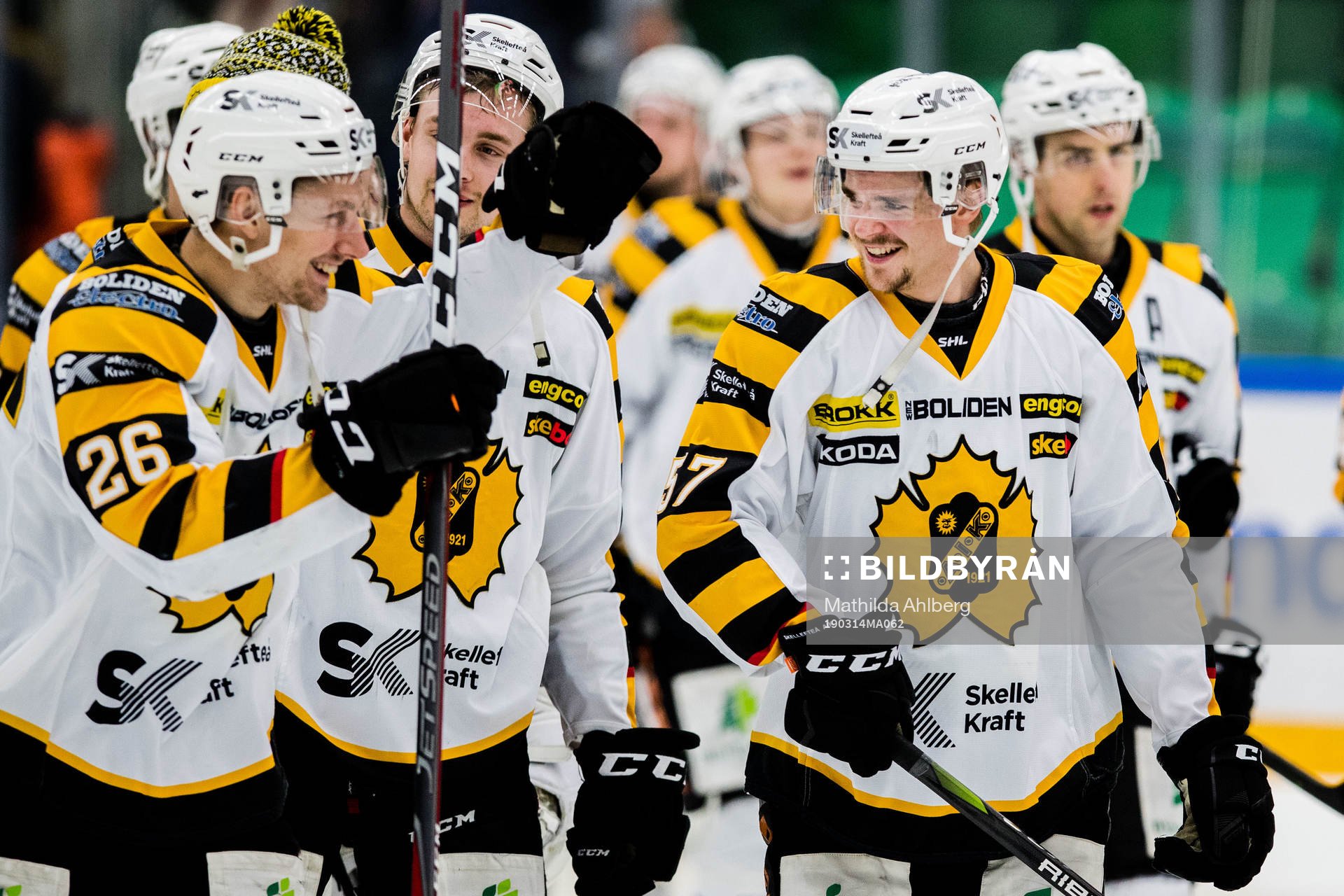 Skellefteås Patrik Norén och Emil Djuse jublar efer