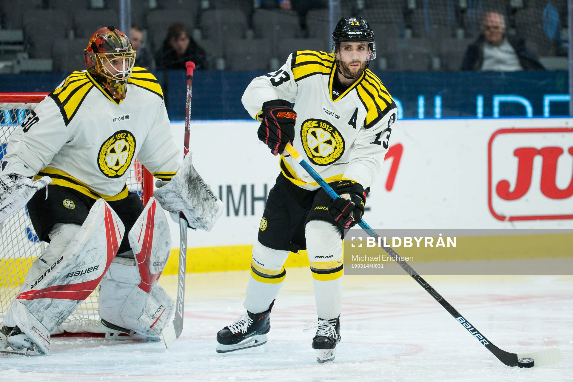 Brynäs målvakt Joacim Eriksson och Ryan Gunderson