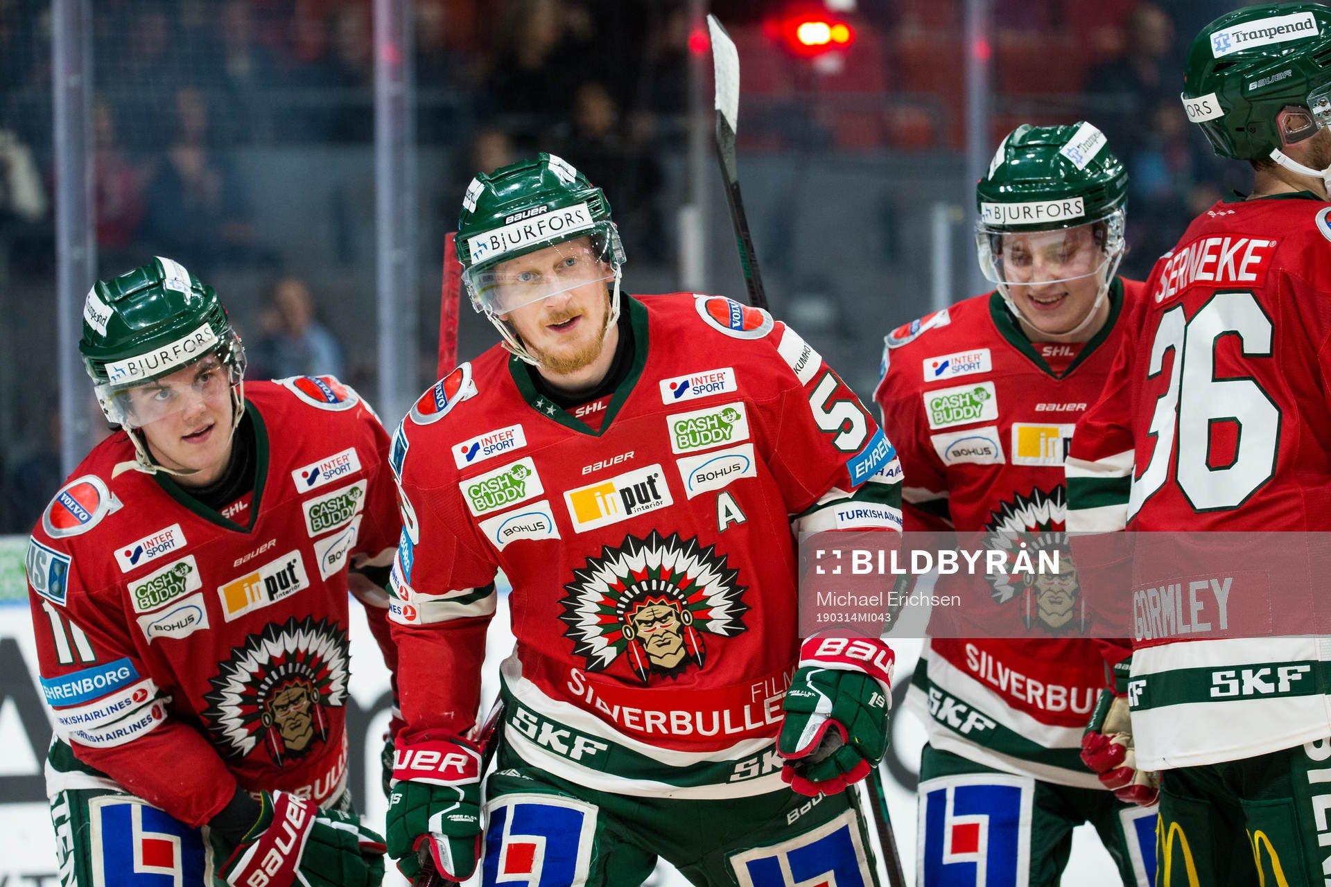 Frölundas Simon Hjalmarsson jublar med Samuel Fagemo,