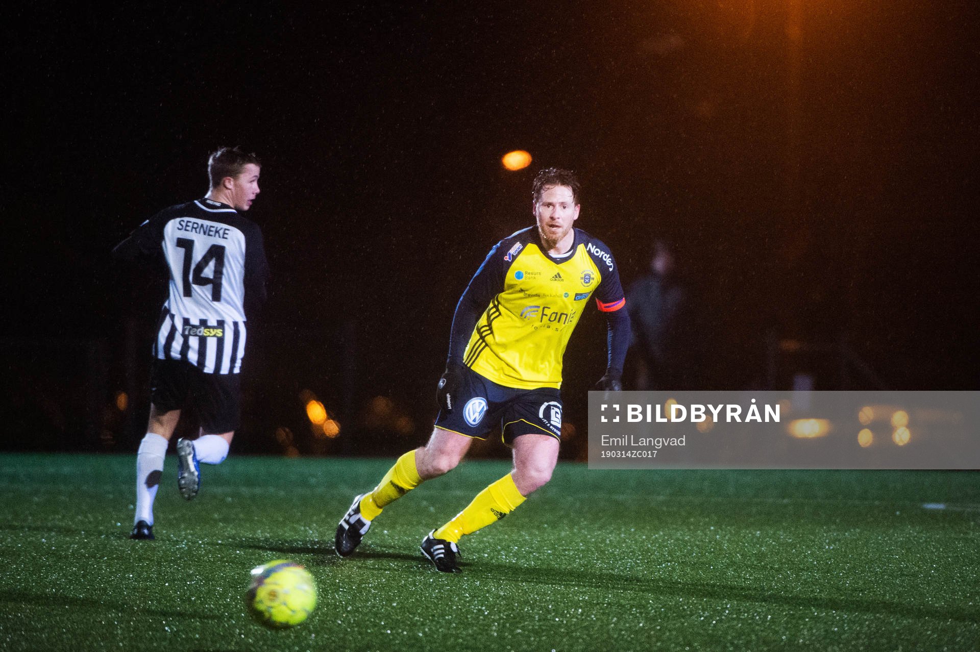 Landskronas Jacob Ondrejka och Ängelholms Björn Westerblad under en träningsmatch i fotboll mellan Landskrona och Ängelholms FF den 14 mars 2019 i Landskrona.