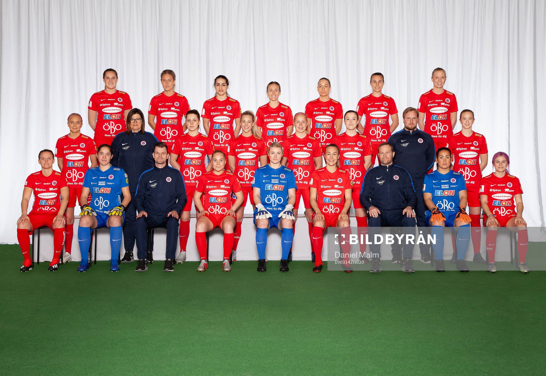 Örebro poserar för en lagbild den 14 mars 2019 i Örebro. Bakre ledet från vänster: Linnea Svensson, Emma Kullberg, Sejde Abrahamsson, Heather Williams, Jonna Dahlberg, Jenna Hellstrom, Elin Rombing. Mittenledet från vänster: Sara Lilja, lagledare Tina Sik, Emma Lindén, Kayla Braffet, Eveliina Surmonen, Maja Regnås, målvaktstränare Simon Johansson, Emma Östlund. Sittande från vänster: Leja Basic, Ann-Sofie Gripenberg, tränare Stefan Ärnsved, Ellen Karlsson, Daniella Rice, Frida Abrahamsson, assisterande tränare Mikael Kindgren, Mimmi Pausson-Febo, Addison Steiner.