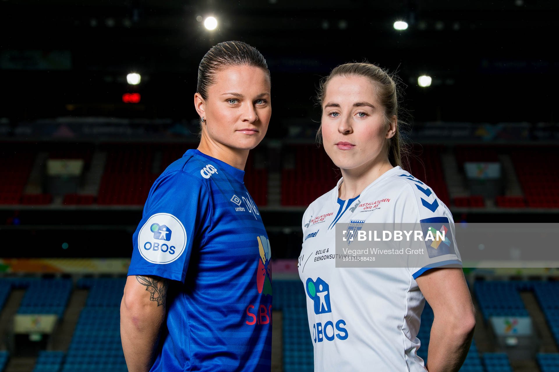 Sherida Spitse of Vålerenga and Sigrid Heien Hansen of