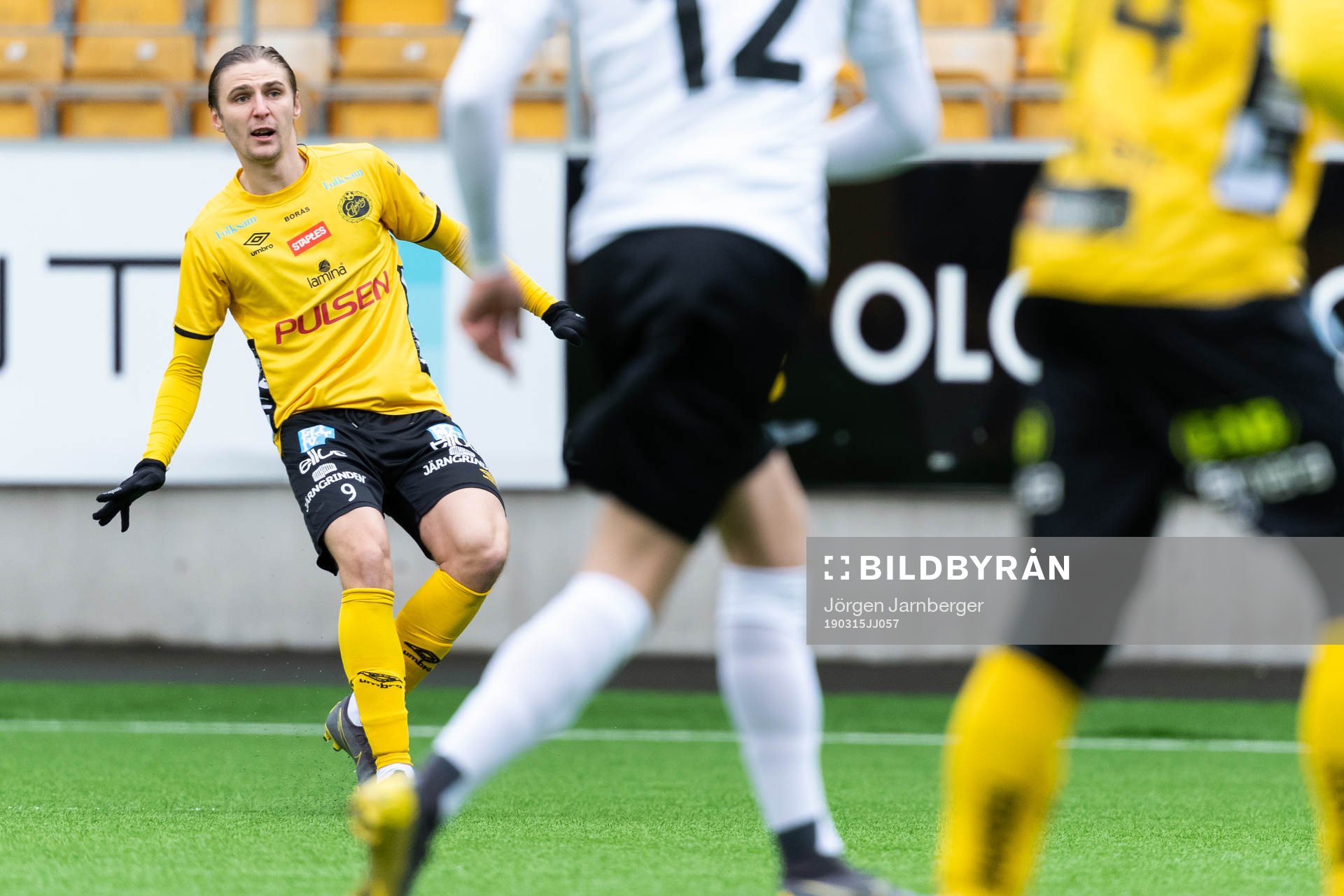 Elfsborgs Pawel Cibicki skjuter frispark