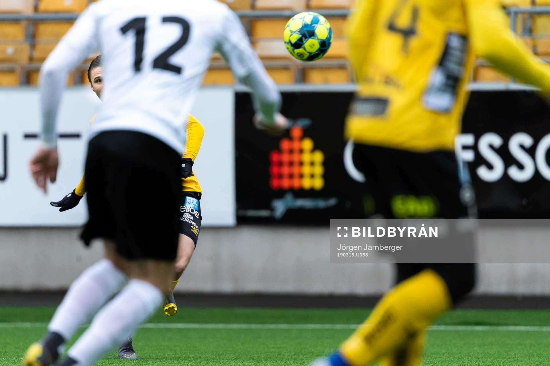 Elfsborgs Pawel Cibicki skjuter frispark
