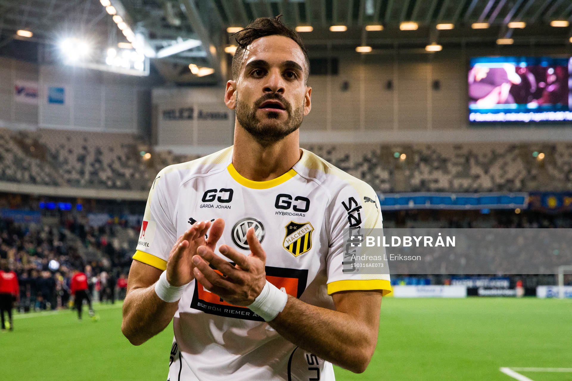 Häckens Mervan Celik jublar