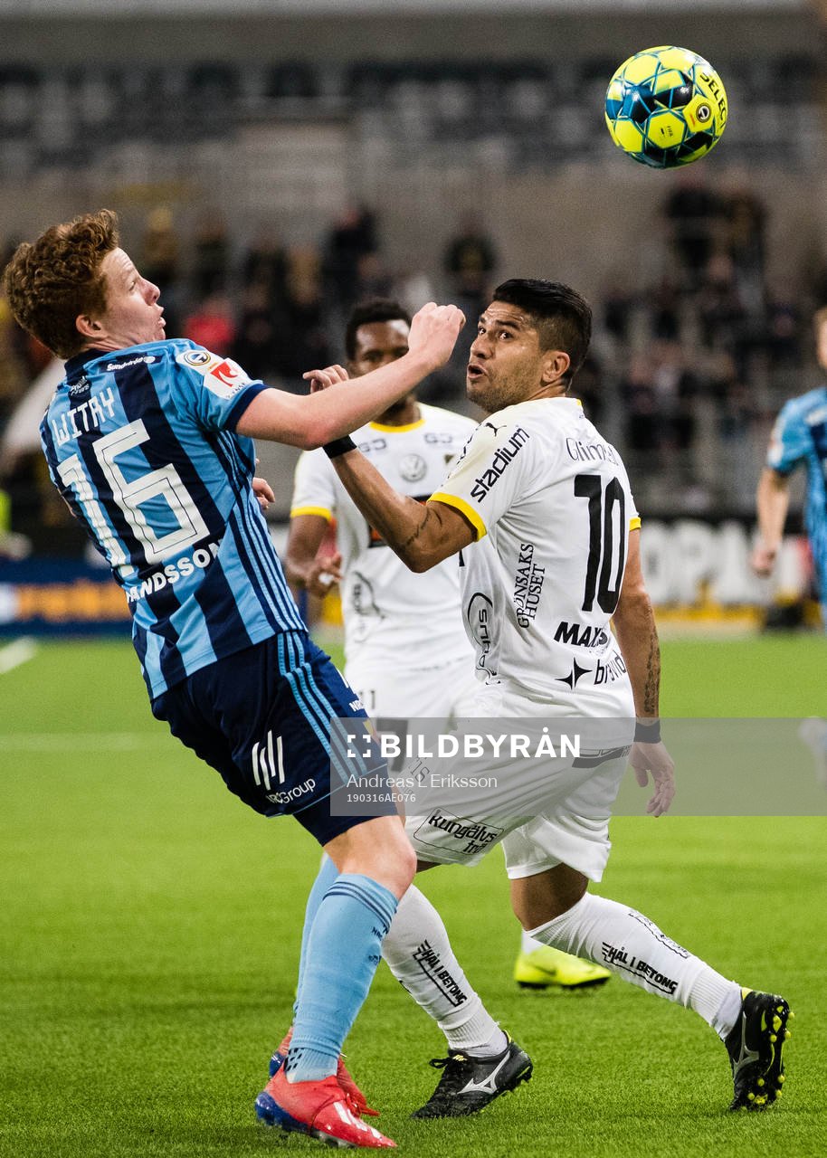 Djurgårdens Aslak Witry och Häckens Paulinho