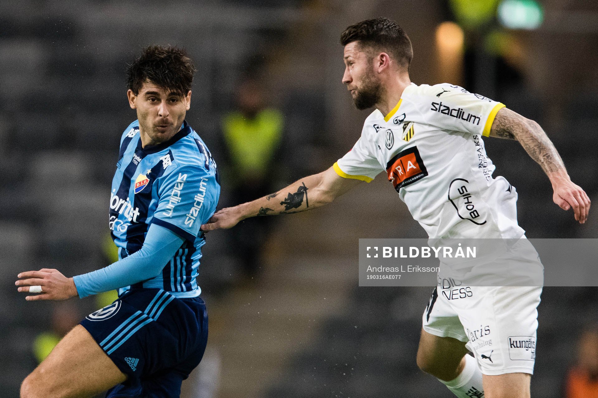 Djurgårdens Astrit Ajdarevic och Häckens Joona Toivo
