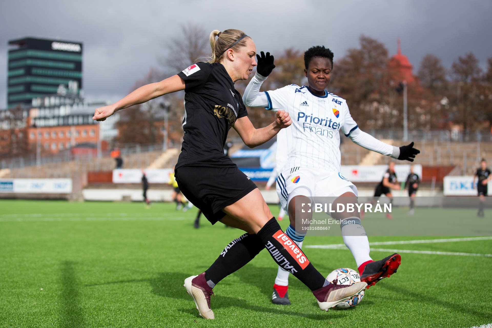 Göteborgs Elin Rubensson och Djurgårdens Portia Boakye