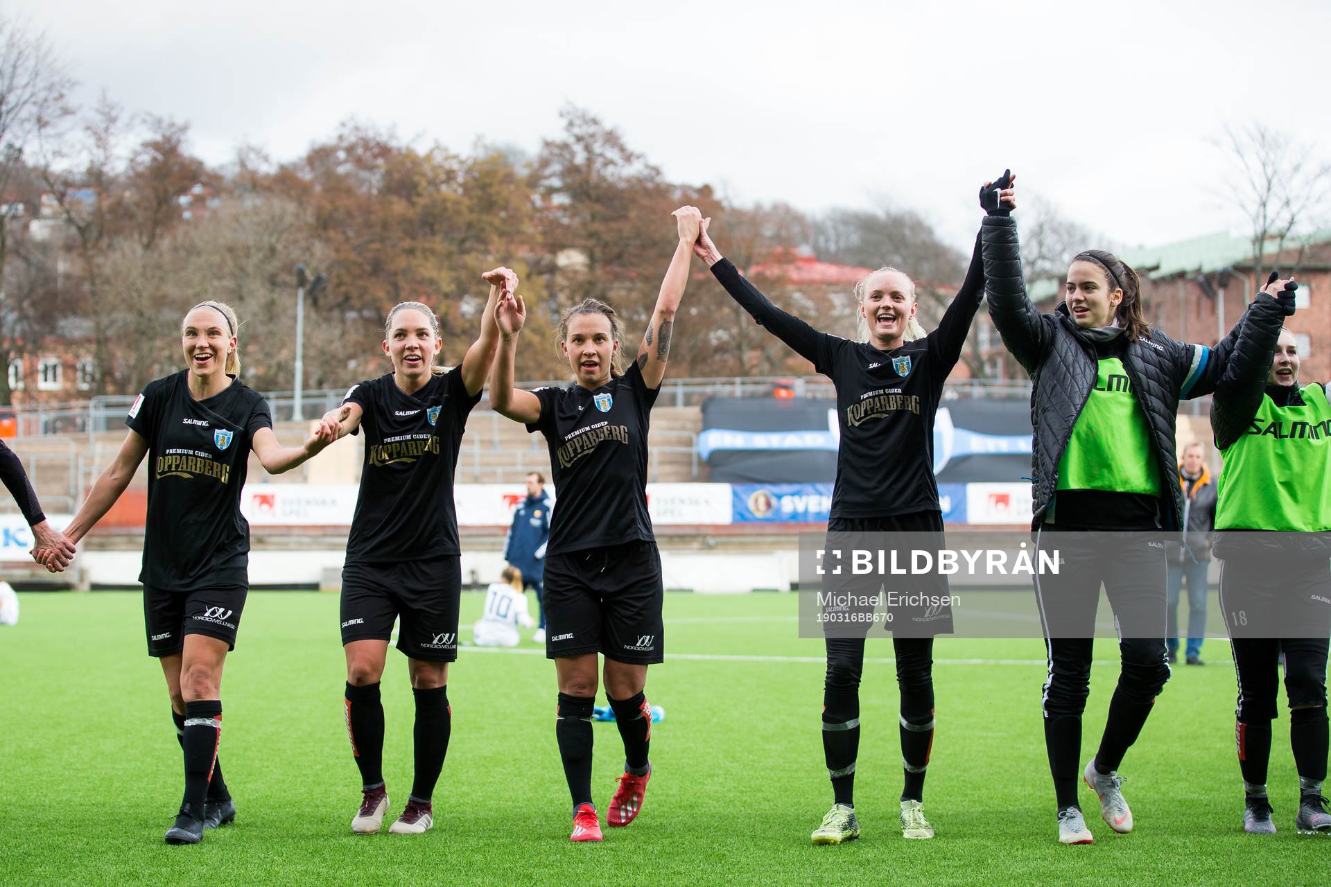 Göteborg jublar och tackar publiken efter fotbollsmatchen i Svenska Cupen mellan Kopparbergs/Göteborg och Djurgården den 16 mars 2019 i Göteborg.