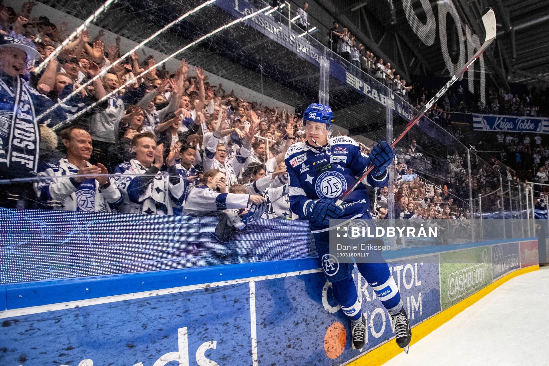 Leksands Martin Karlsson   jublar