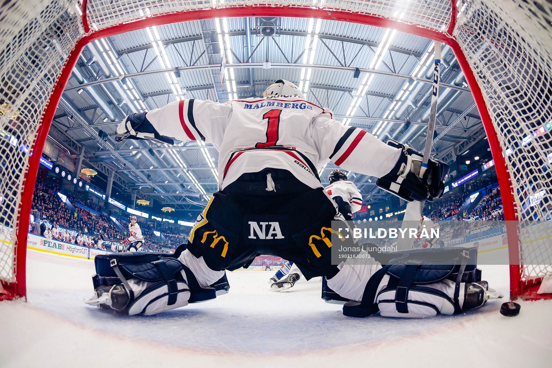 Växjös Filip Cederqvist (ej i bild) gör mål 1-0 bakom