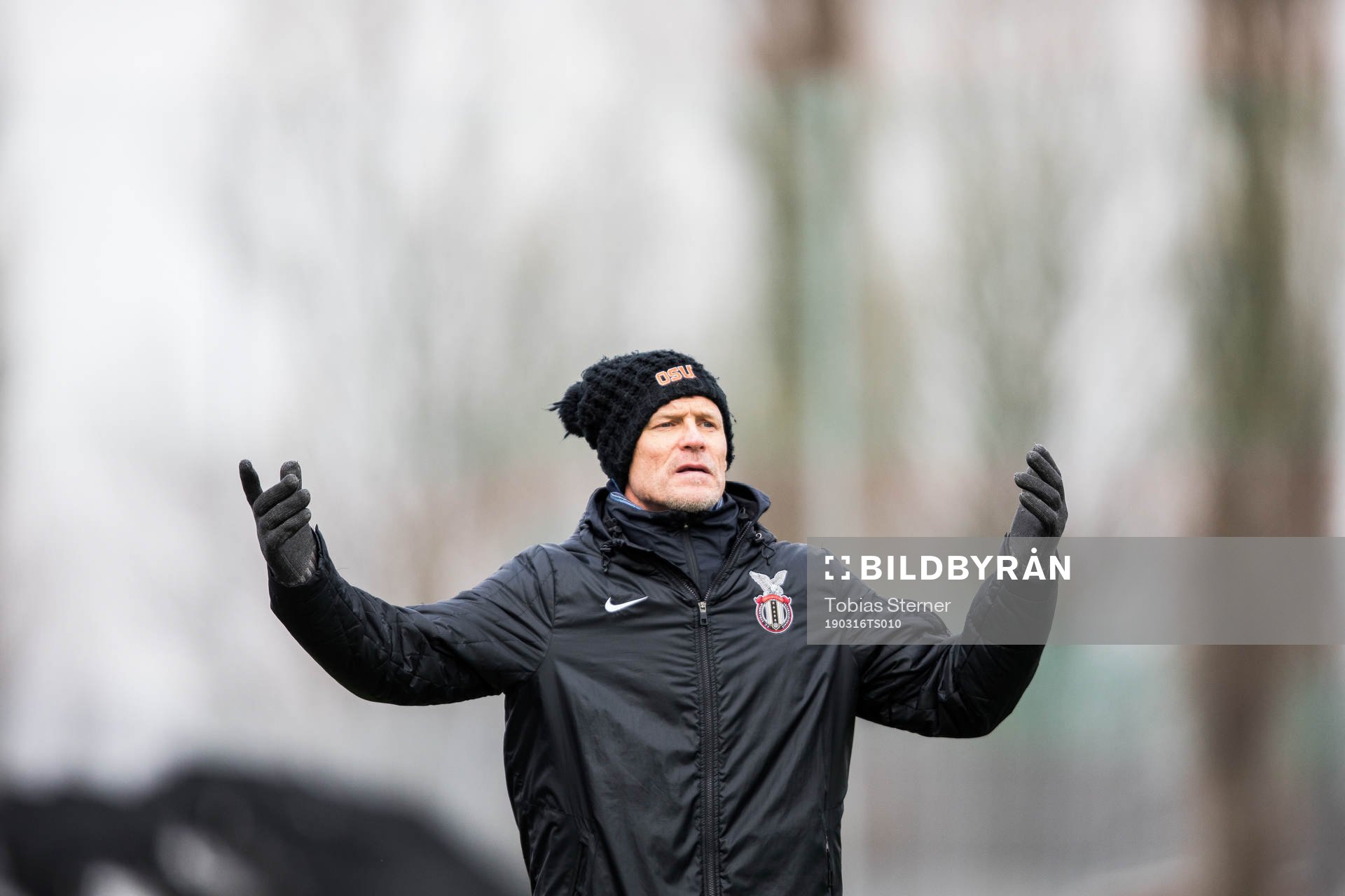 FC Stockholm Internatzionales tränare Johan Mjällby under träningsmatchen i fotboll mellan Gamla Upsala och FC Stockholm Internazionale den 16 mars 2019 i Uppsala.