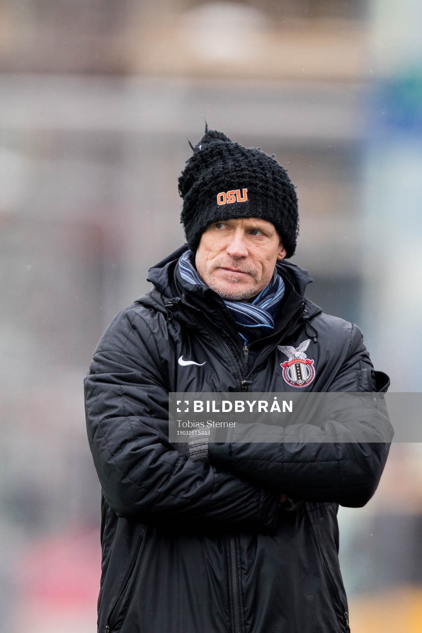 FC Stockholm Internatzionales tränare Johan Mjällby under träningsmatchen i fotboll mellan Gamla Upsala och FC Stockholm Internazionale den 16 mars 2019 i Uppsala.
