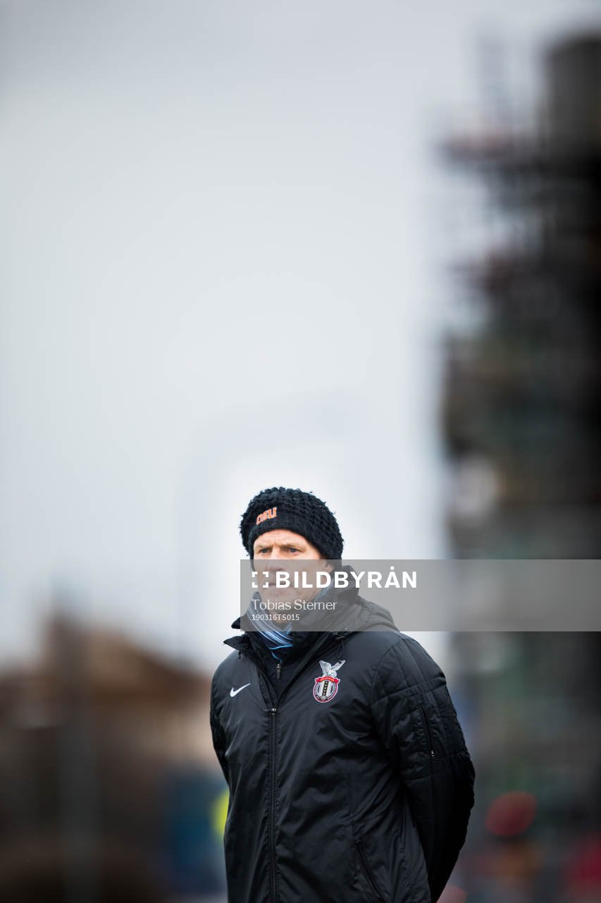 FC Stockholm Internatzionales tränare Johan Mjällby under träningsmatchen i fotboll mellan Gamla Upsala och FC Stockholm Internazionale den 16 mars 2019 i Uppsala.
