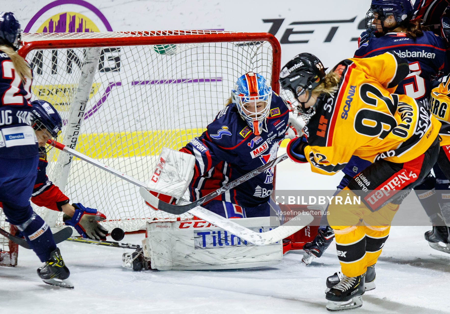 Luleås Melinda Olsson gör 0-1 bakom Linköpings målvakt