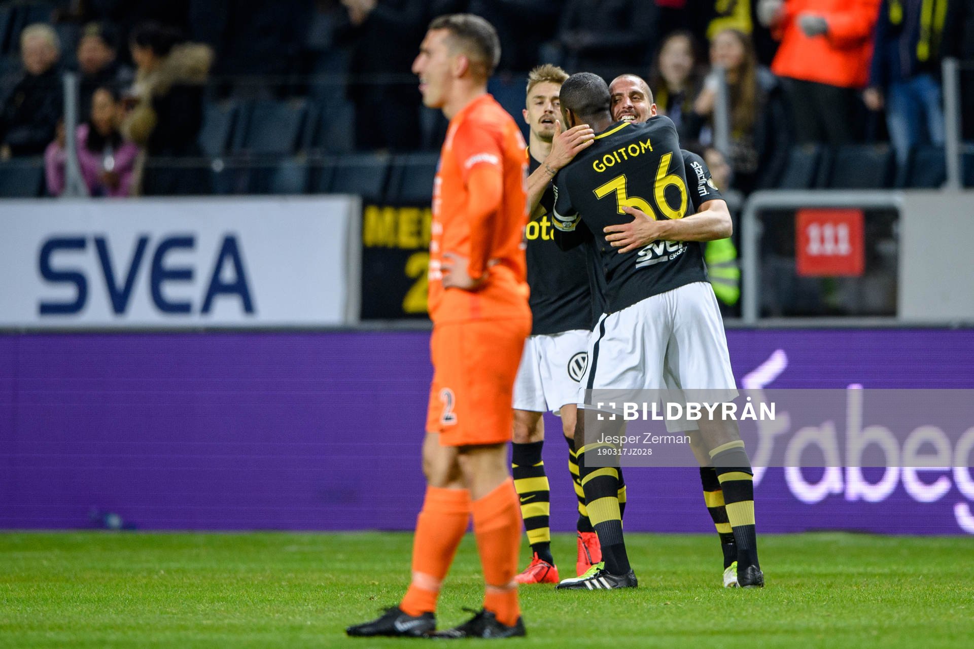 s Henok Goitom  jublar med Panajotis Dimitriadis