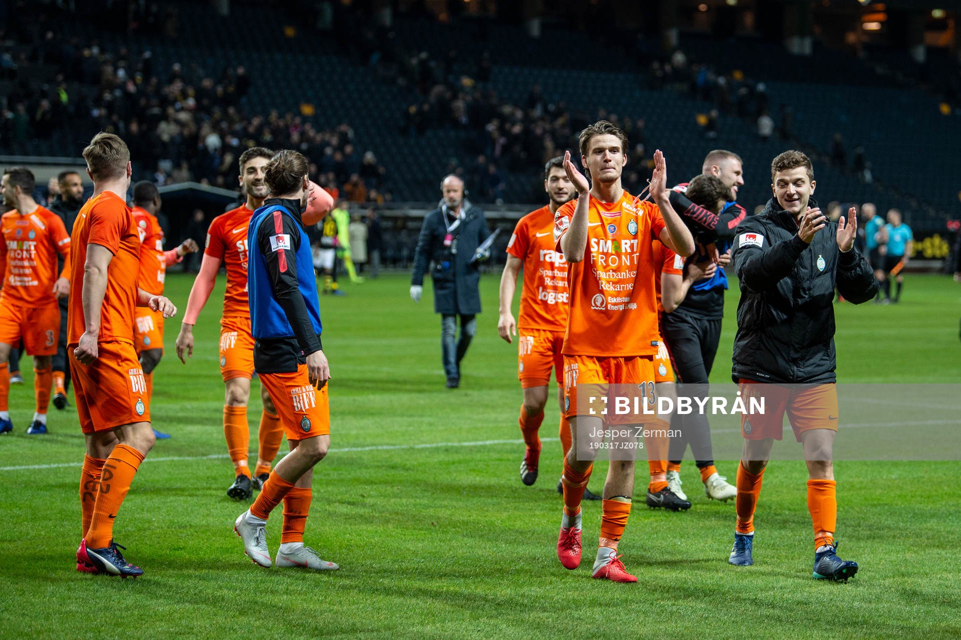 AFC Eskilstunas spelare jublar