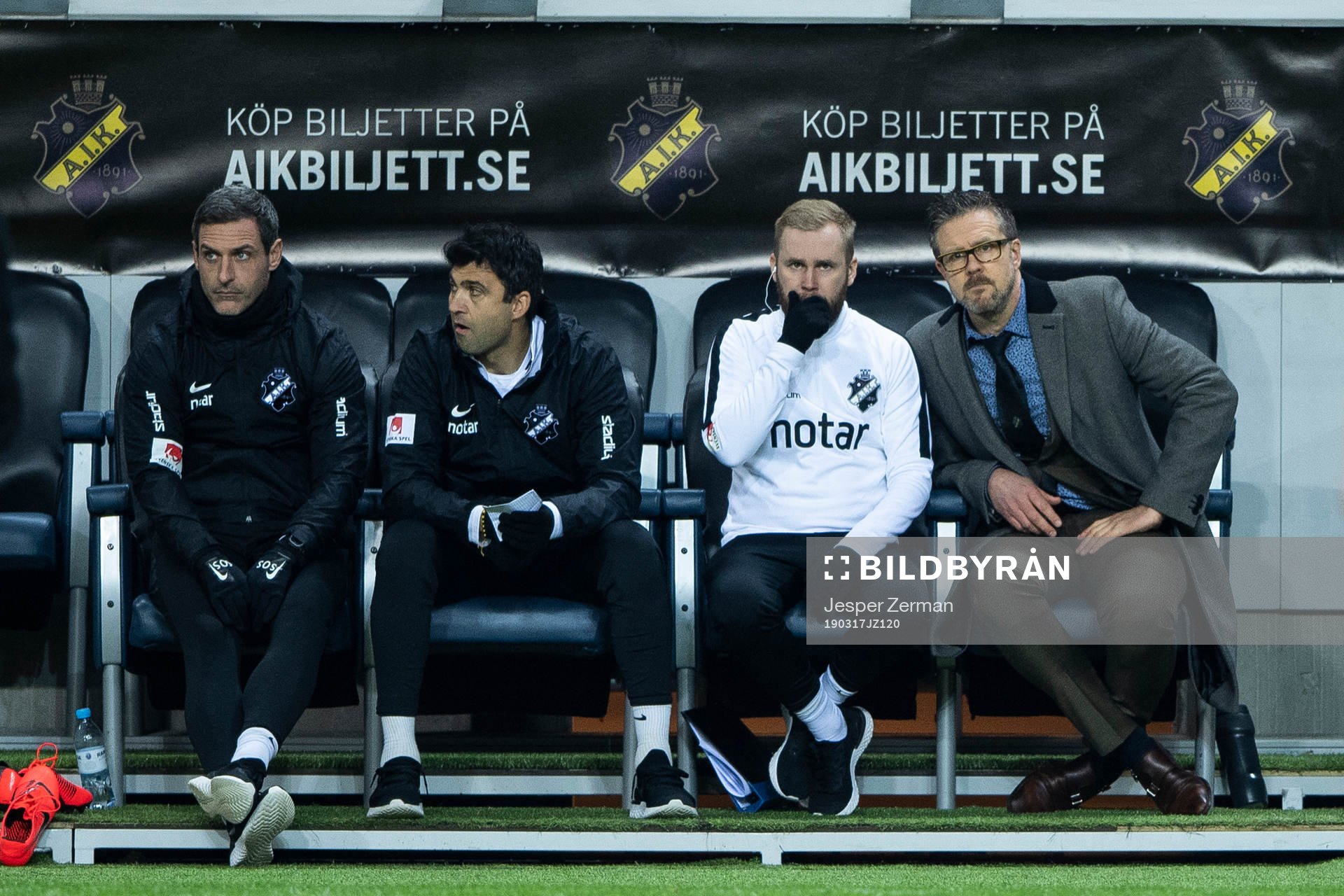 s assisterande tränare Sean O'Shea (v), målvaktstränare