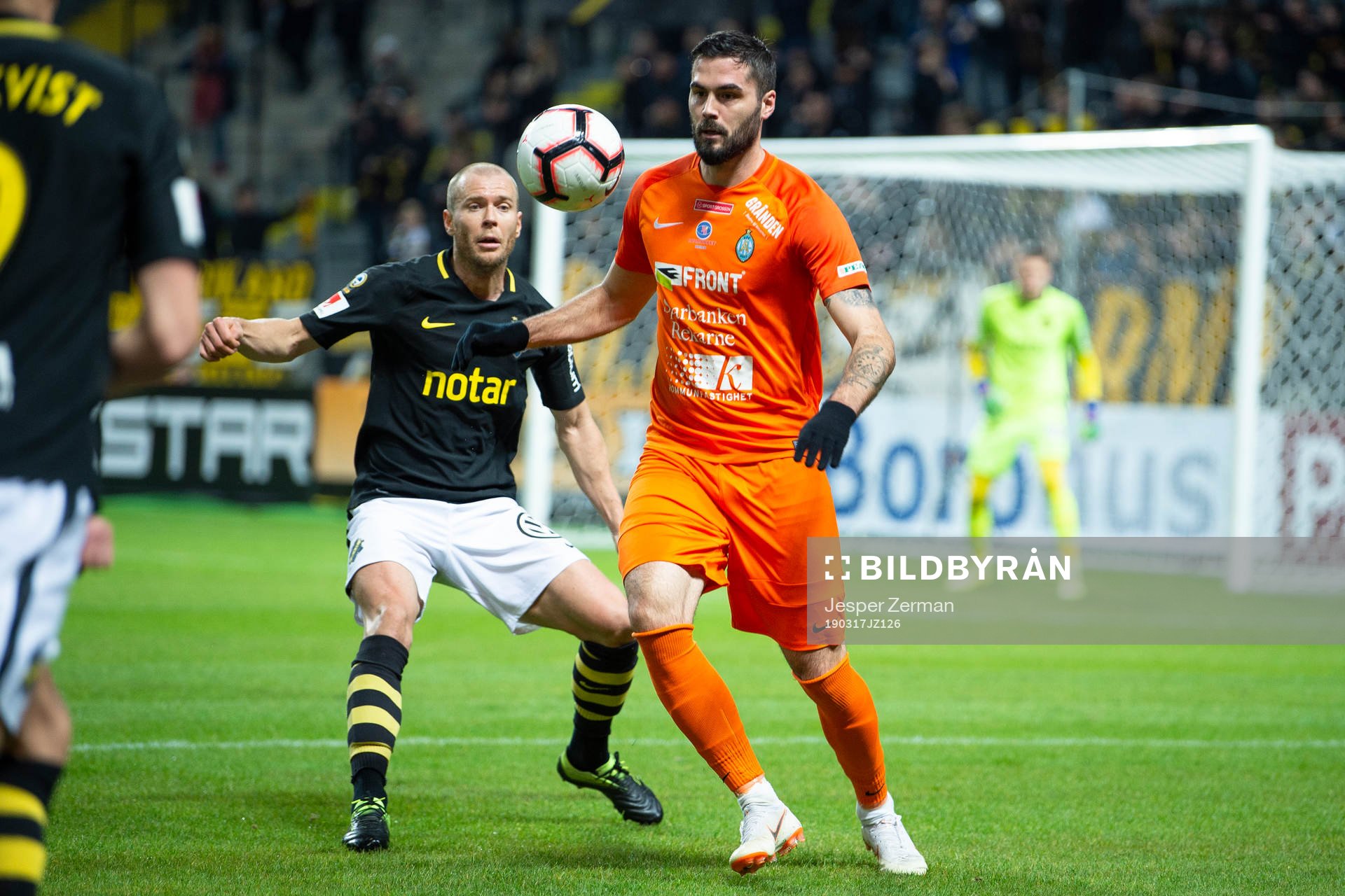 s Per Karlsson och AFC Eskilstunas Denni Avdic