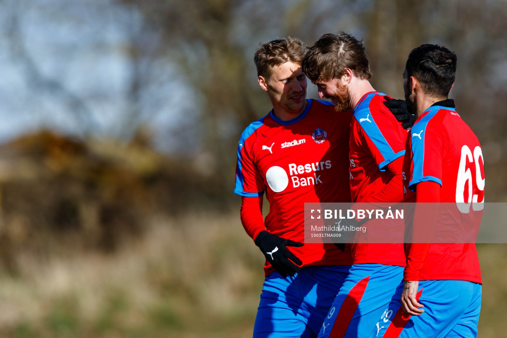 Helsingborgs Rasmus Jönsson jublar efter 2-0 under träningsmatchen i fotboll mellan Helsingborg och Värnamo den 17 mars 2019 i Strövelstorp.