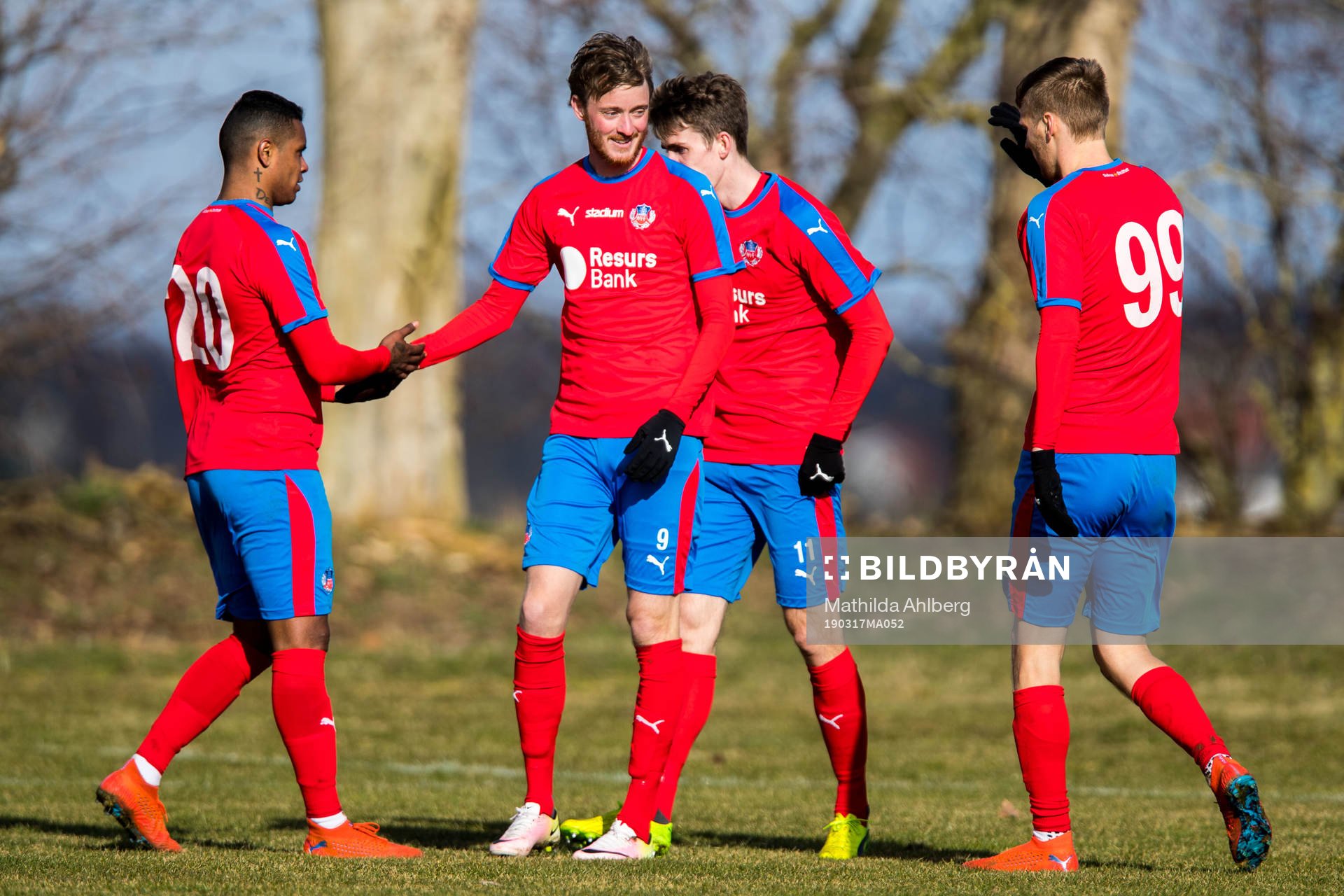 Helsingborgs Rasmus Jönsson jublar med lagkamrater