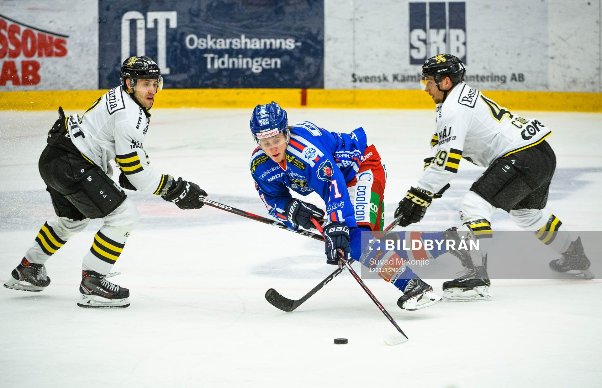 s Garry Nunn och Brian Cooper försvarar mot Oskarshamns