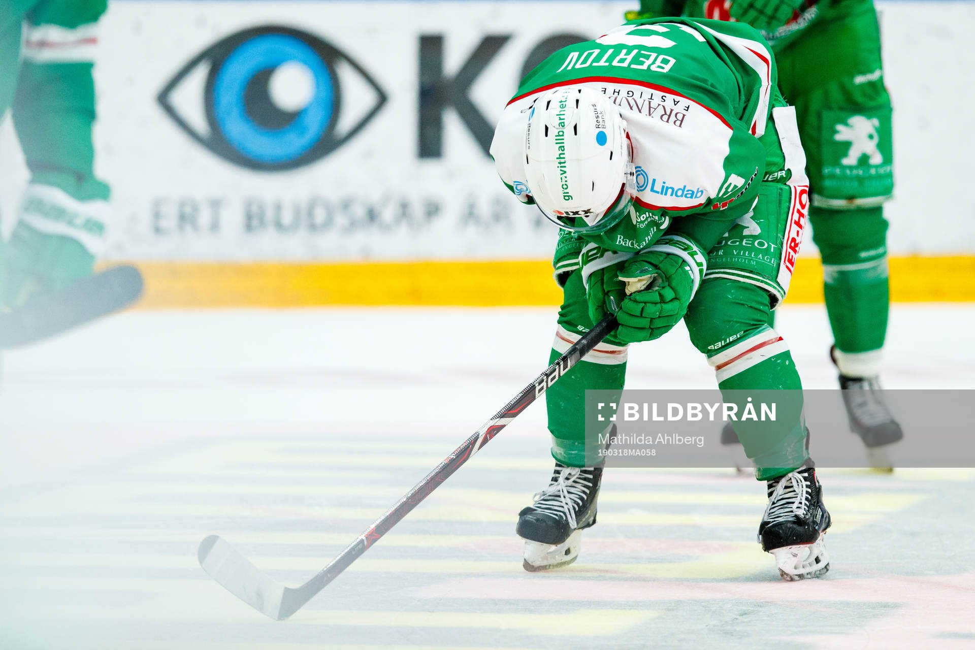 Rögles Daniel Bertov har ont