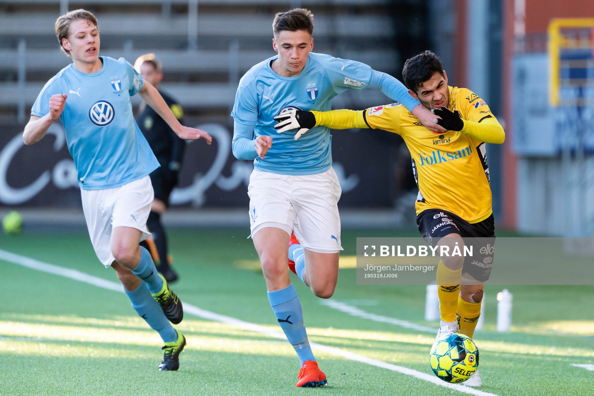 Elfsborgs Eduart Iljazi och Malmö FF´s Noah Eile