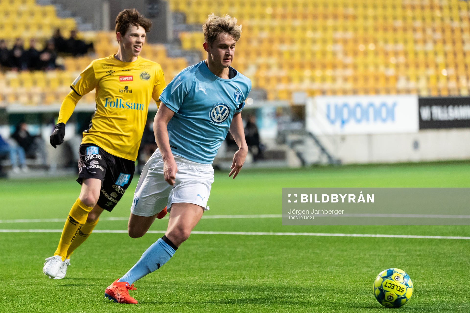 Malmö FF´s Noel Hansson och Elfsborgs Jesper Sandberg Hesselgren under fotbollsmatchen i U21 Allsvenskan mellan Elfsborg - Malmö FF den 19 mars 2019 i Borås.