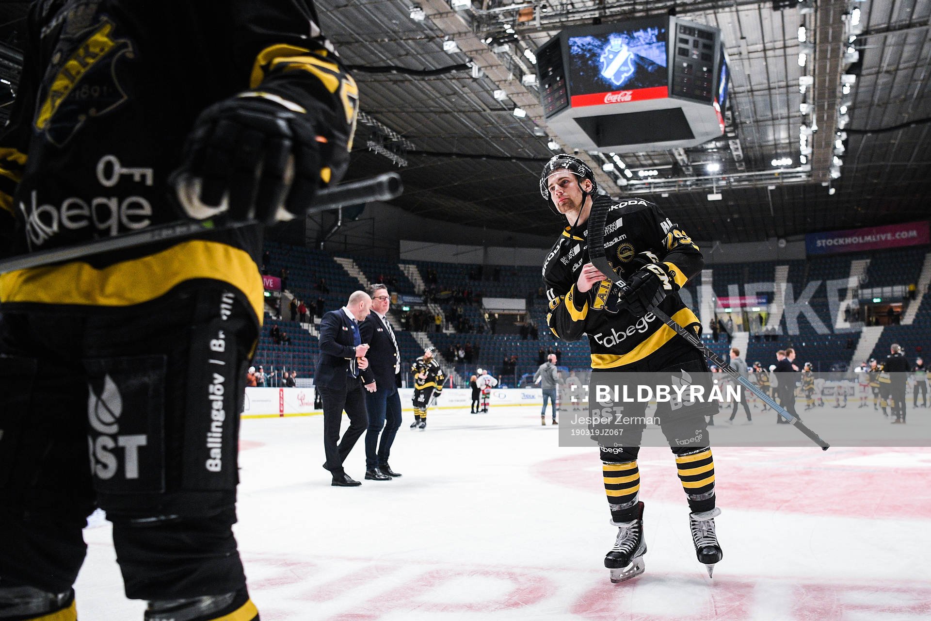 s Justin Crandall deppar när han lämnar isen