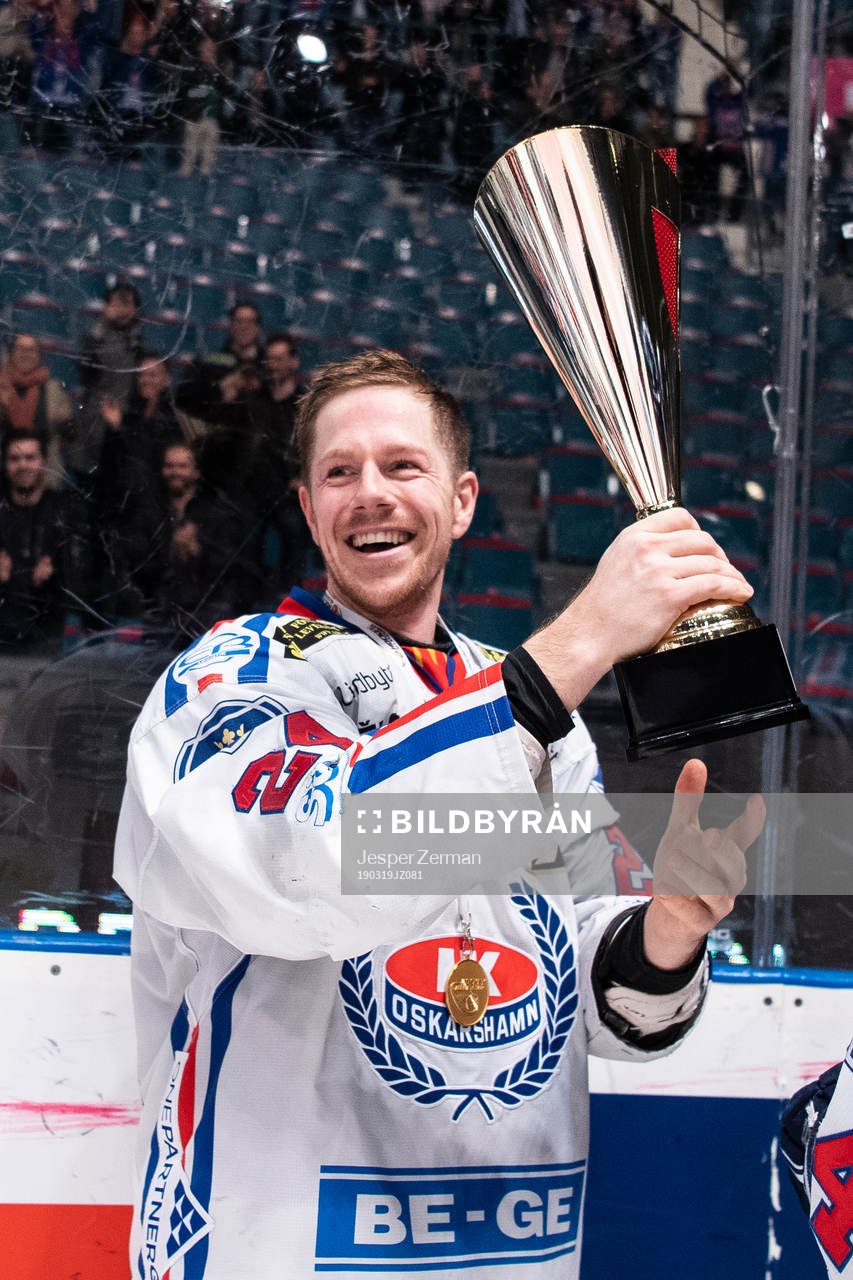 Oskarshamns Joakim Hillding  jublar