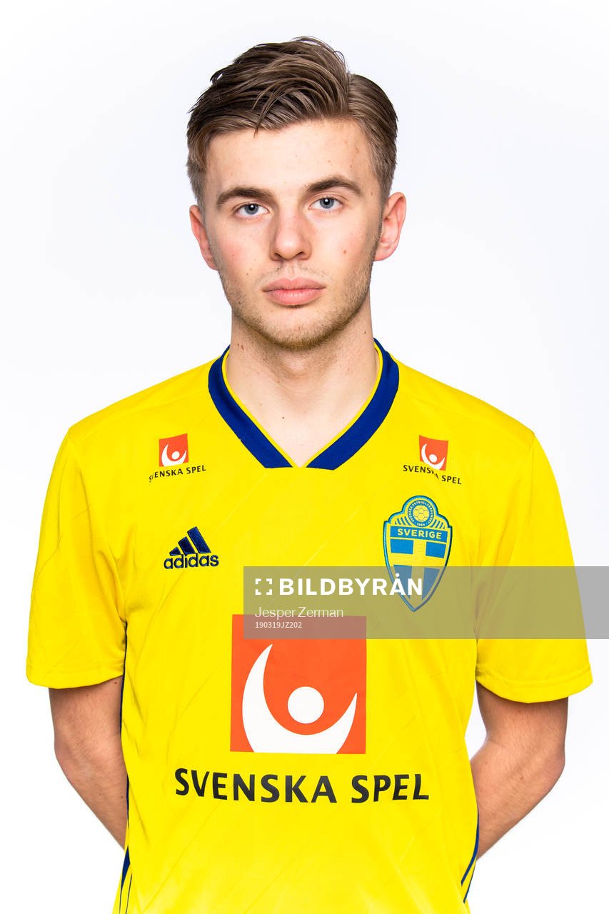 Philip Hällgren i P18-landslaget