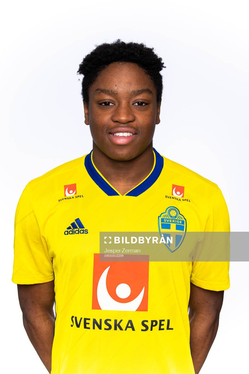 Nadir Ayeva i P18-landslaget