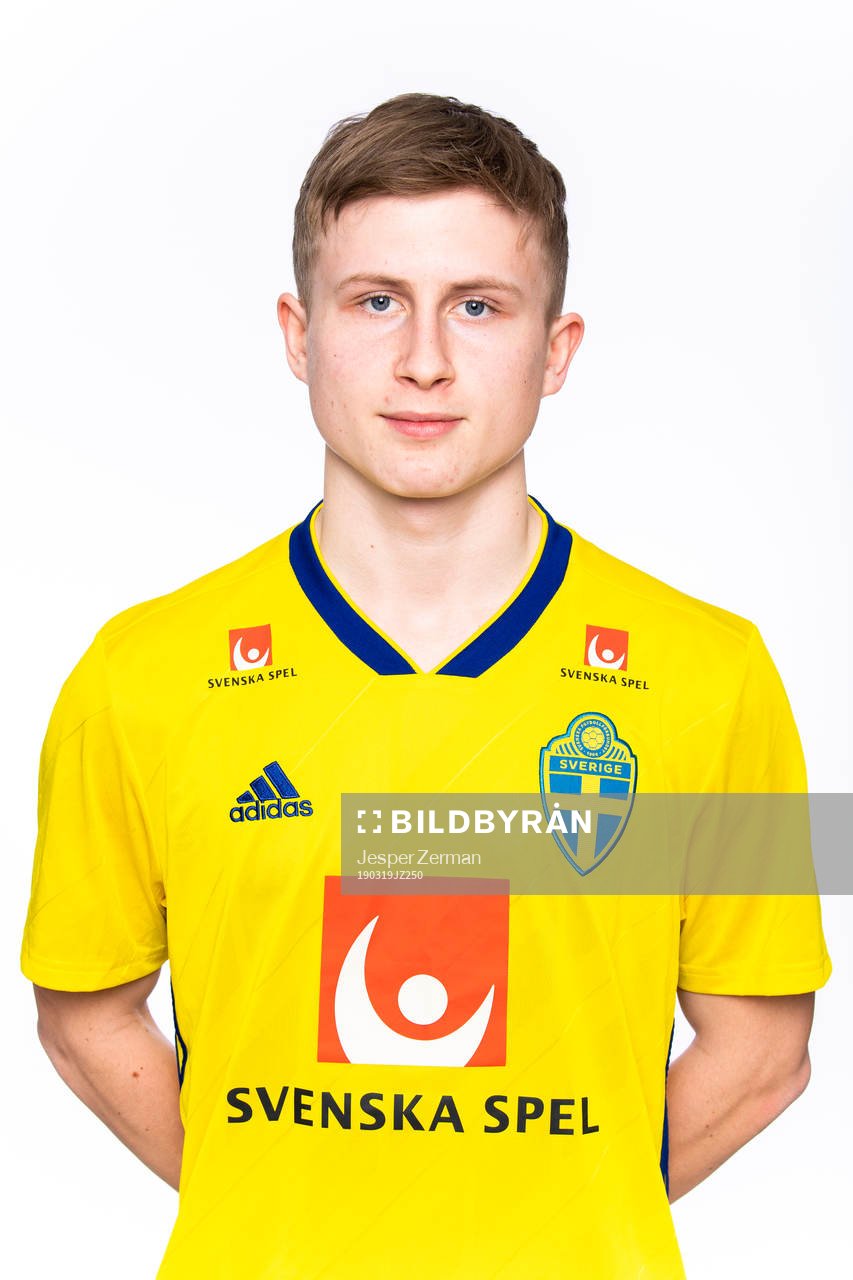 Victor Backman i P18-landslaget poserar för porträtt den 19 mars 2019 i Stockholm.