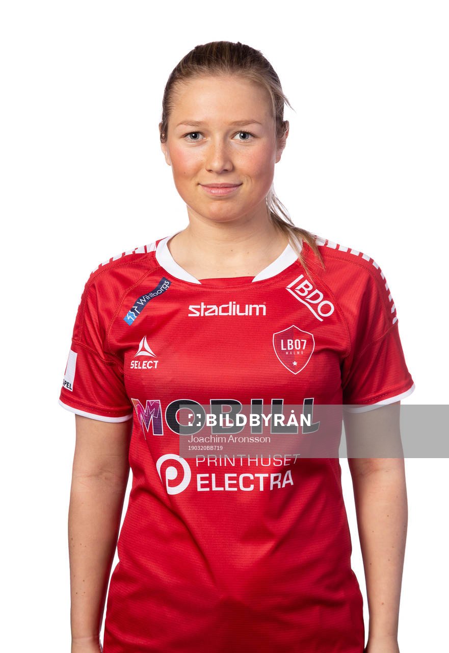 LB07s Elina Lenir