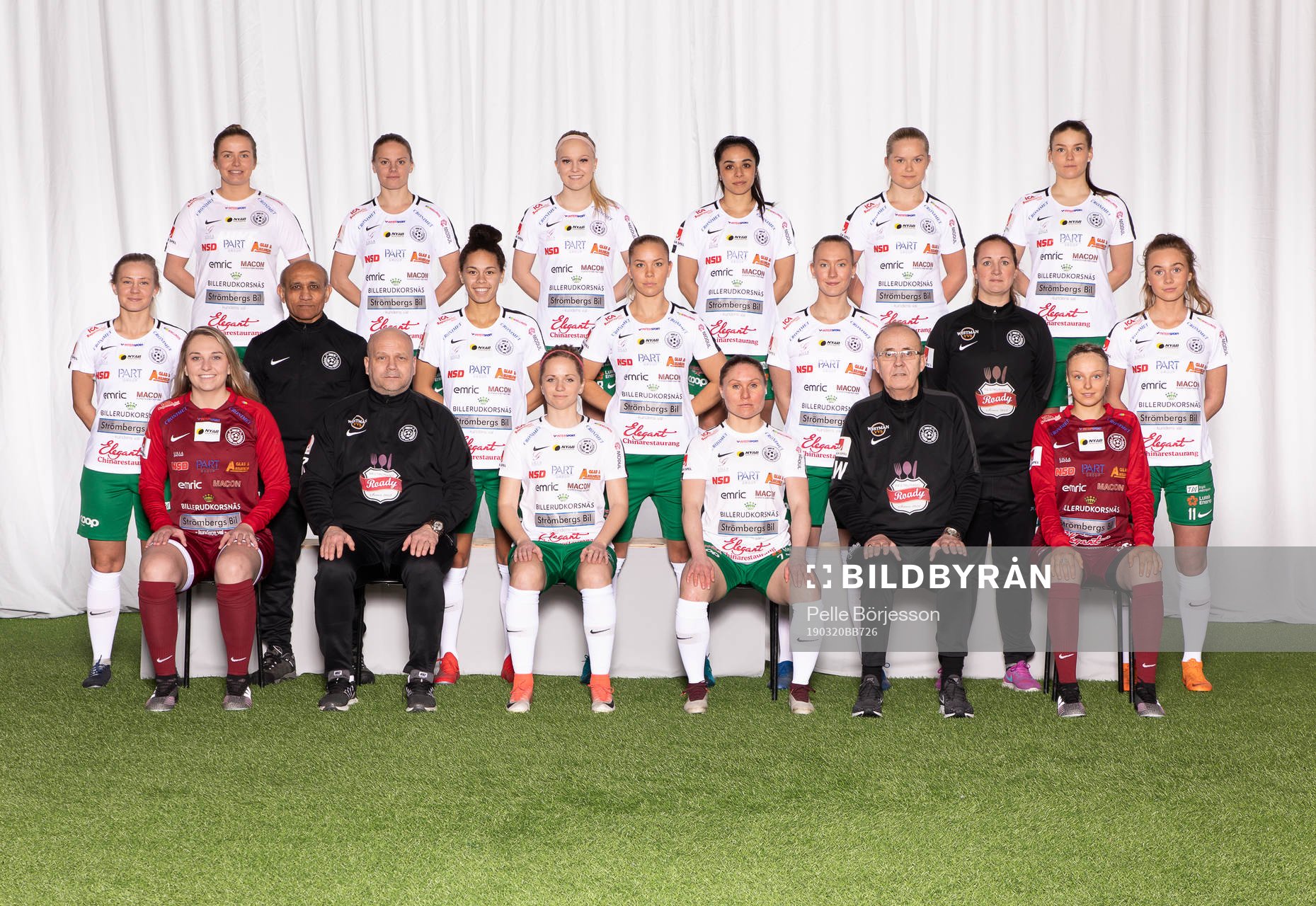 Assi poserar för en lagbild den 20 mars 2019 i Risögrund. Bakre ledet från vänster: Emilia Lundqvist, Emelie Helmvall, Fanni Pietikäinen, Jaclyn Sawvicki, Emmy Lindgren, Sanna Ylianttila. Mittenledet från vänster: Linnéa Engström, fysioterapeut Joe Rathod, Rebekah O´Brien, Frida Jacobsson, Jennifer Askebrand, fysioterapeut Camilla Sundqvist, Tilda Westman. Sittande från vänster: Lauren Watson, assisterande tränare Marcus Roininen, Josefine Hansson, Johanna Andersson, huvudtränare Kenth Wärja, Emma Nilsson.