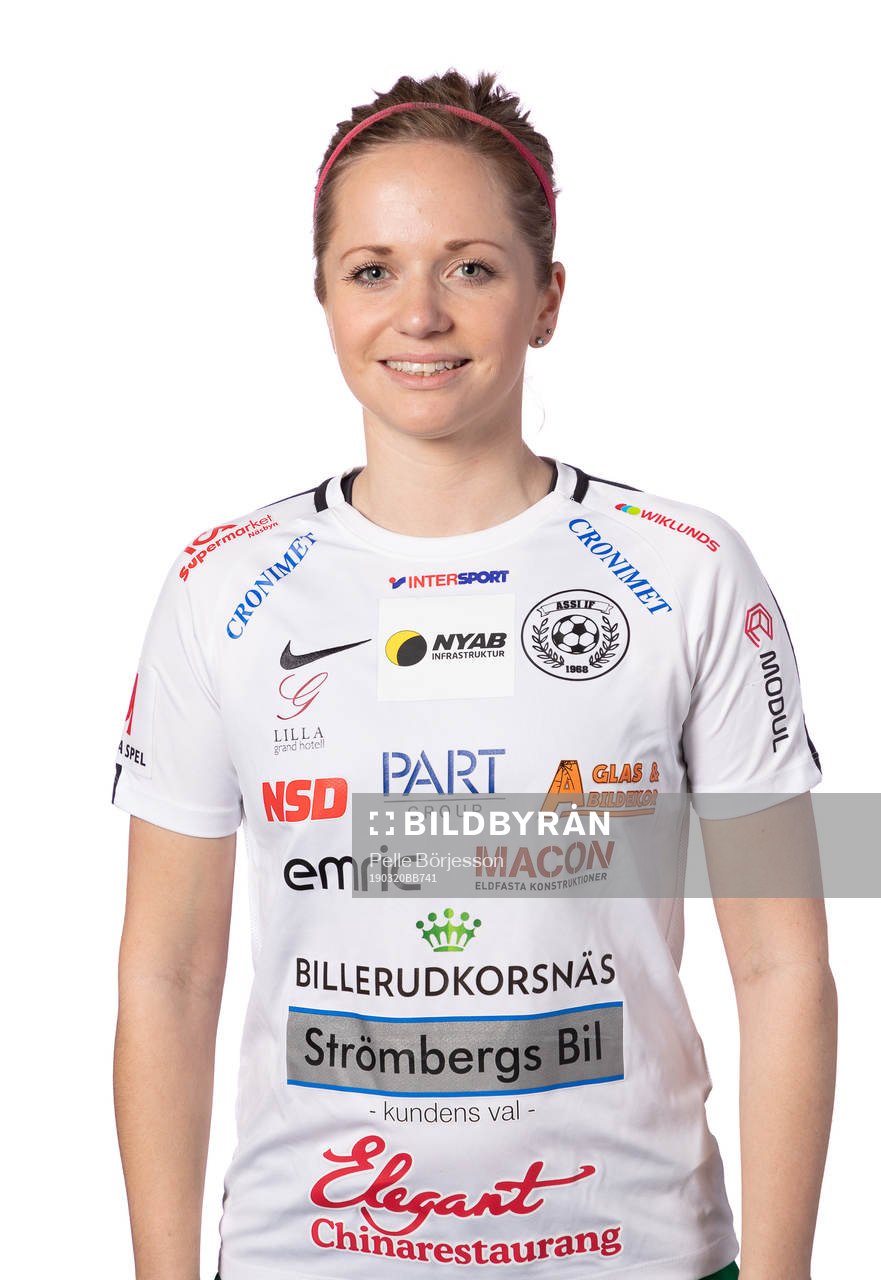 Assis Josefine Hansson poserar för ett porträtt den 20 mars 2019 i Risögrund.